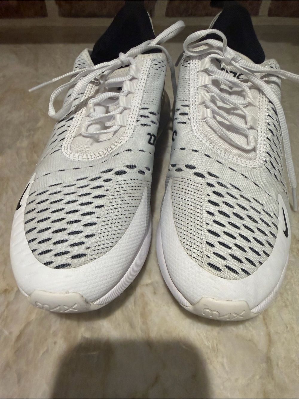 Nike Air Max 270 White and Black - Picture 4 of 7